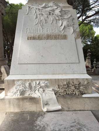 En cours de nettoyage. A comparer avec la photo de la galerie il y a quelques mois.