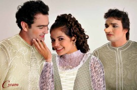 Thierry Figueira en Christian, Nívea Stelmann en Roxane et Maurício Machado en Cyrano © Guga Melgar